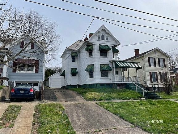 3rd image of 702 8th St