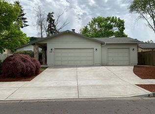 319 69th Pl, Springfield, OR 97478