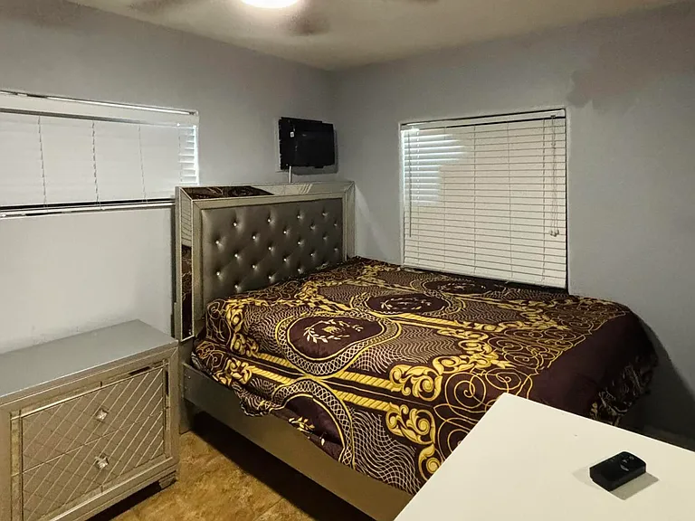 3720 W Mauna Loa Ln #STUDIO — Photo 13