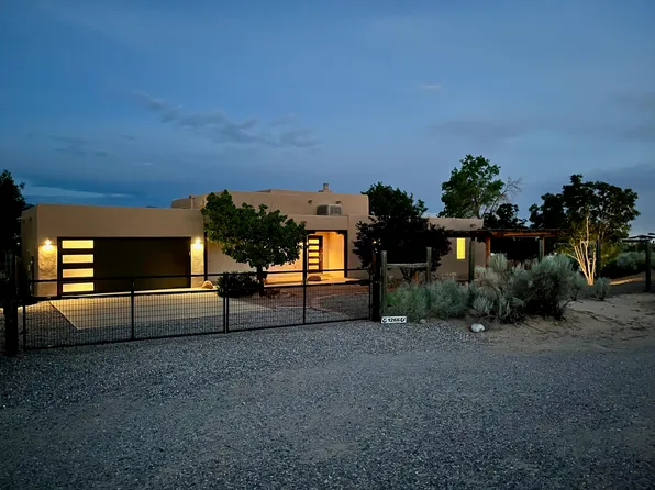 1266 Camino De La Tierra, Corrales, NM 87048