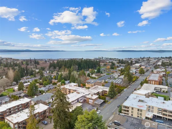 1110 5th Avenue S #204, Edmonds, WA 98020
