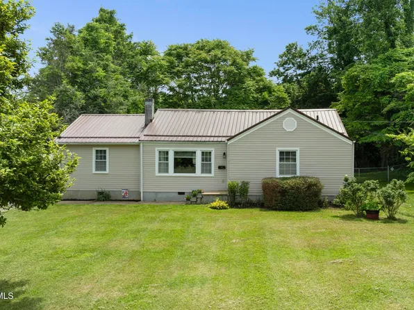 137 Mountain View Dr, Johnson City, TN 37601