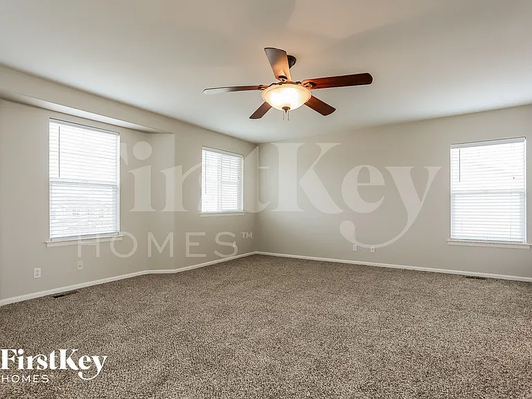13827 Ivanhoe St — Photo 9