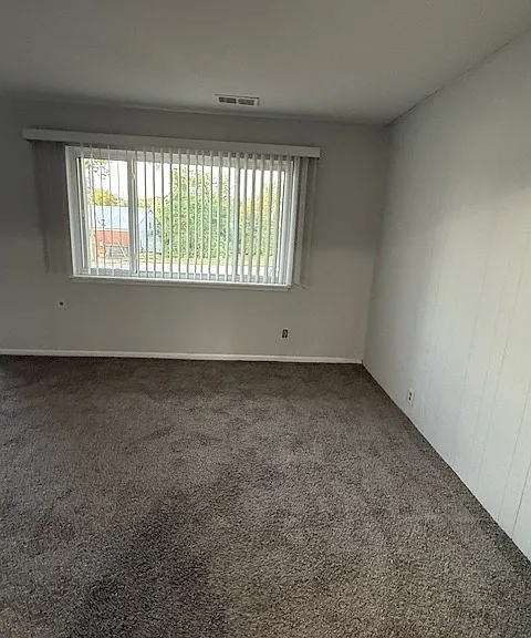 11 N Riley St — Photo 4