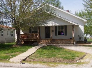 323 W South St, Litchfield, IL 62056
