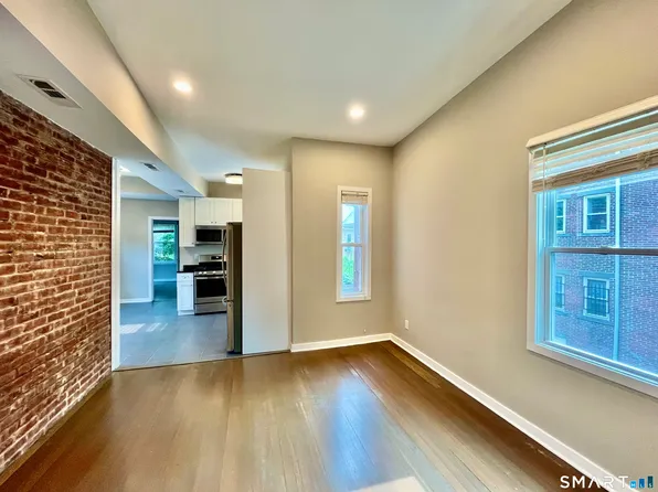 597 Chapel St #2R, New Haven, CT 06511