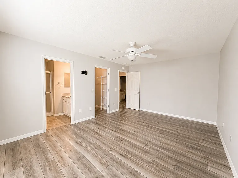 1835 Hallandale Ln — Photo 10