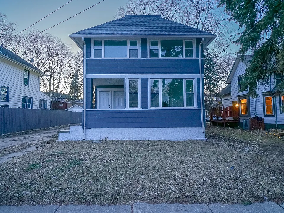 934 Ridge Ave #2