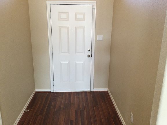 3rd image of 1720 Griffin Ln