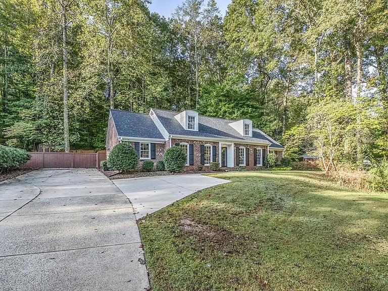 701 McNabb Ct — Photo 32