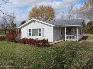 12118 E Middle Rd, Texico, IL 62889