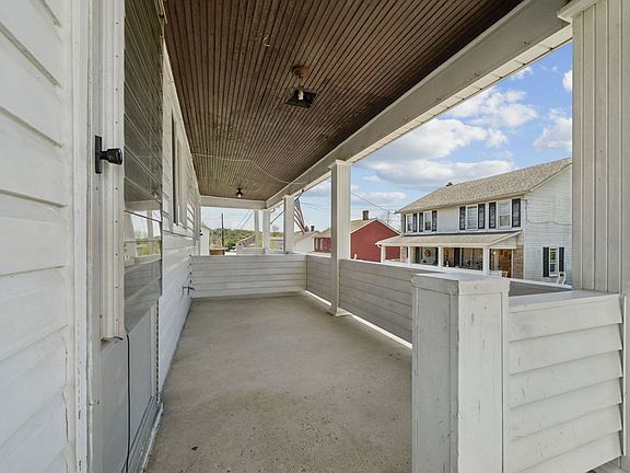 4th image of 174/176 Roosevelt Way