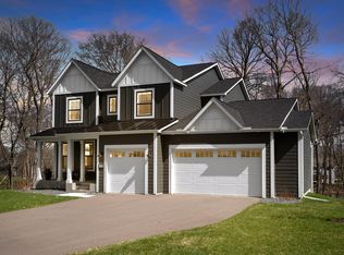 6640 Bracken Dr, Excelsior, MN 55331