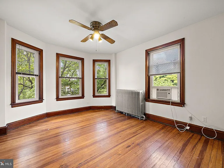 409 W 20th St #2 — Photo 8
