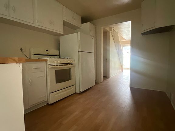 5th image of 626 Airbrake Ave