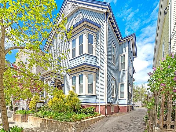 3rd image of 107 Ring St