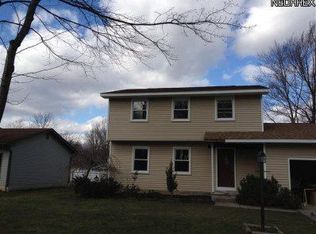 1689 Warner Ct, Mineral Ridge, OH 44440
