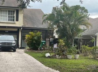 1325 SE Rivergreen Cir, Port Saint Lucie, FL 34952