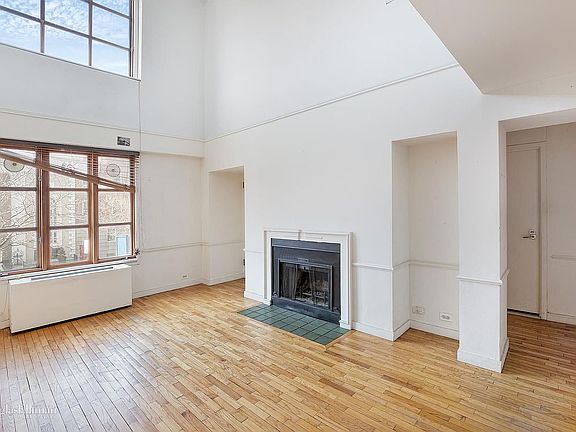 2nd image of 126 Waverly Pl #2H