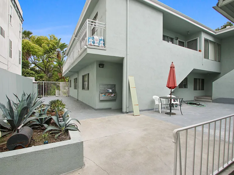 744 S.Windsor Blvd. - just south of Wilshire Blvd. — Photo 10