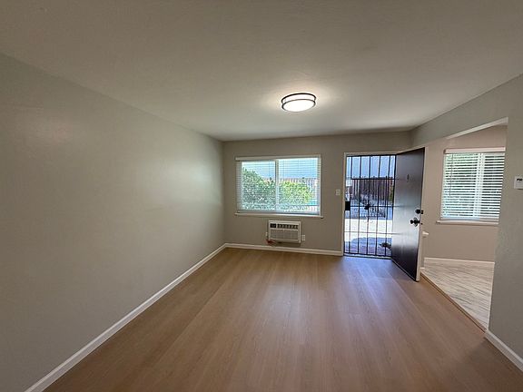 4th image of 407 J St APT D