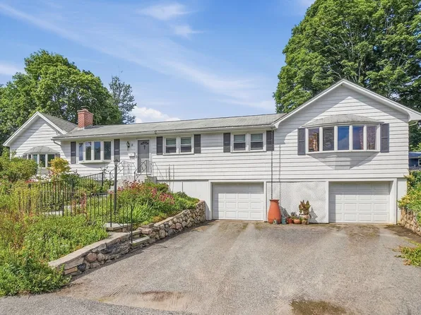 11 Farmington Cir, Marlborough, MA 01752