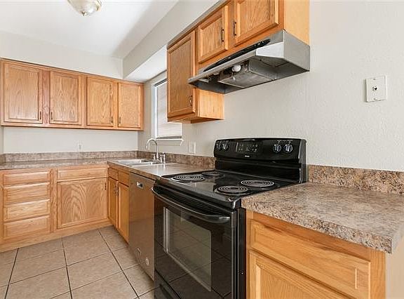 4th image of 4909 Wabash St #B