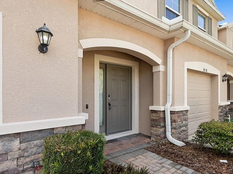 3840 Silverlake Way — Photo 3