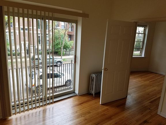 5th image of 4934 N Winthrop Ave APT 1C