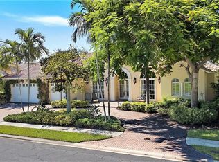 19 Falconwood Ct, Fort Myers, FL 33919