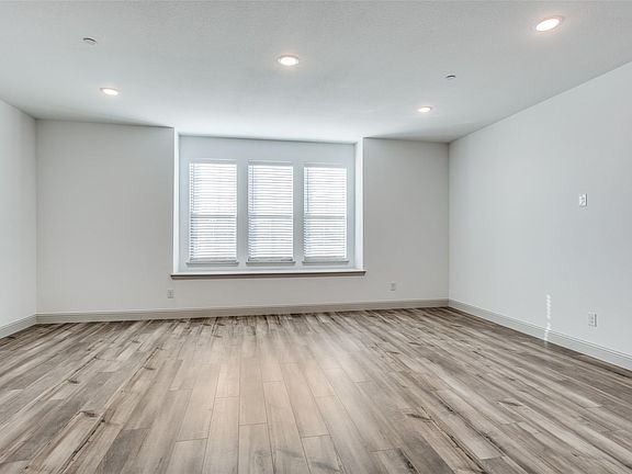 2nd image of 1056 Homestead Way