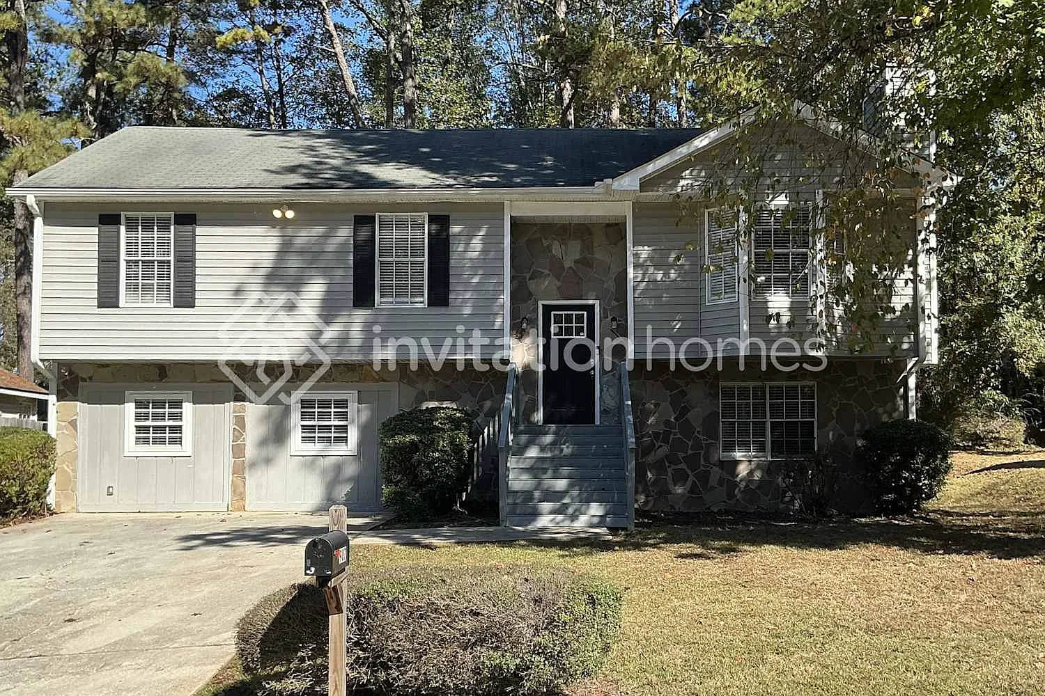 987 Fox Valley Trl photo 1