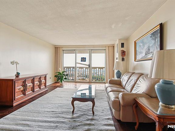 2nd image of 555 North Ave APT 25K