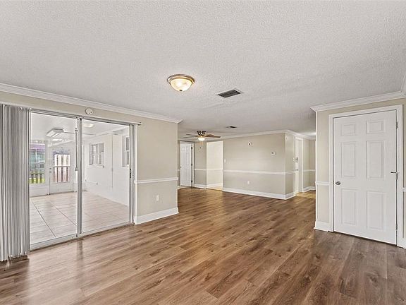 3rd image of 10525 OLEANDER DRIVE