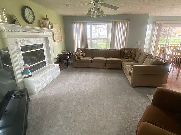 2nd image of 3081 Robina Ln