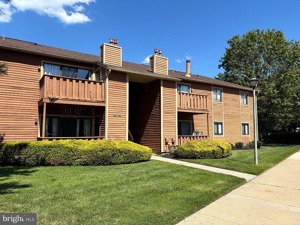 2nd image of 303 Woodhollow Dr