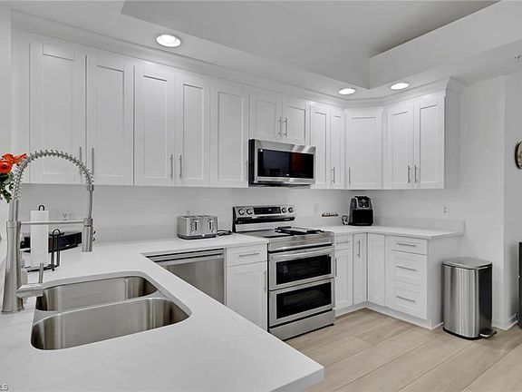 5th image of 3435 Laurel Greens LN S #203