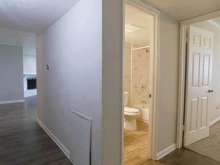 5529 Gates Dr — Photo 10