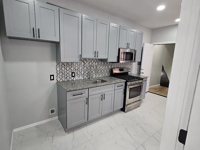 236 Fulton Ave #2 — Photo 8