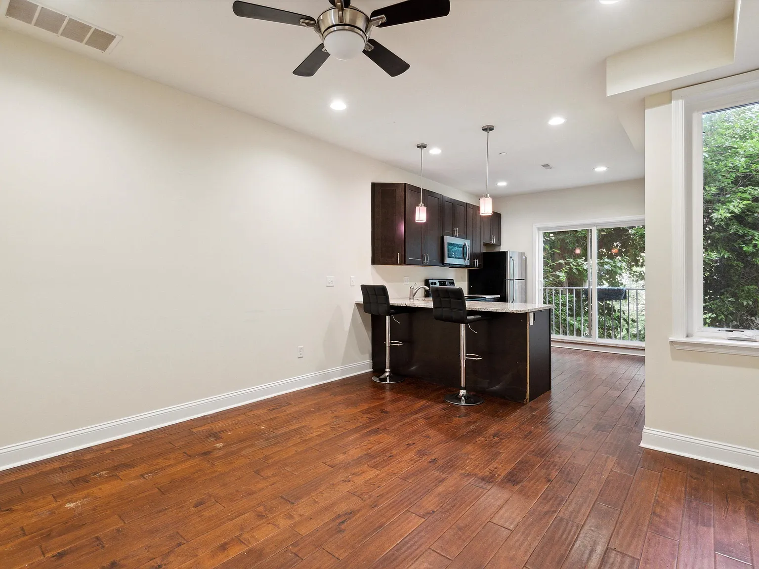 1521 Seybert St Unit B — Photo 1