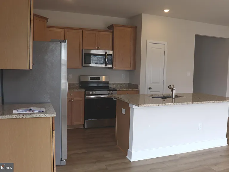 10728 Millport St — Photo 6