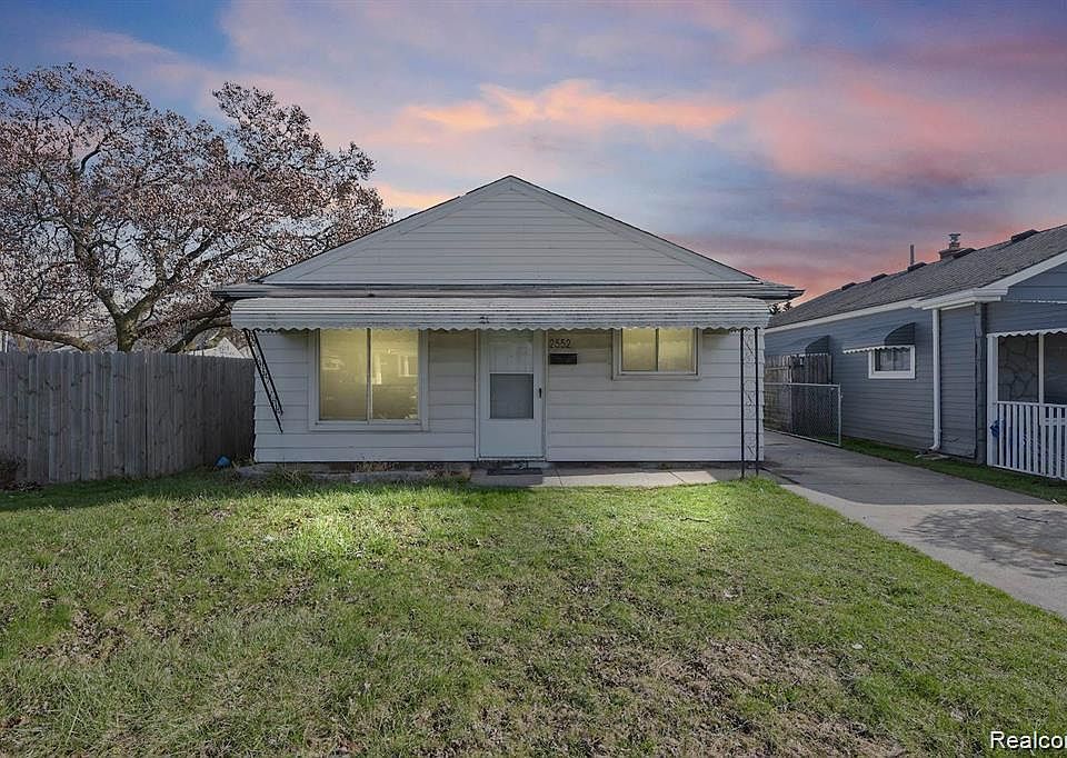 1st image of 2552 Emogene St