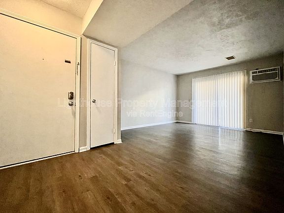 5th image of 2958 Vineland Ave SE