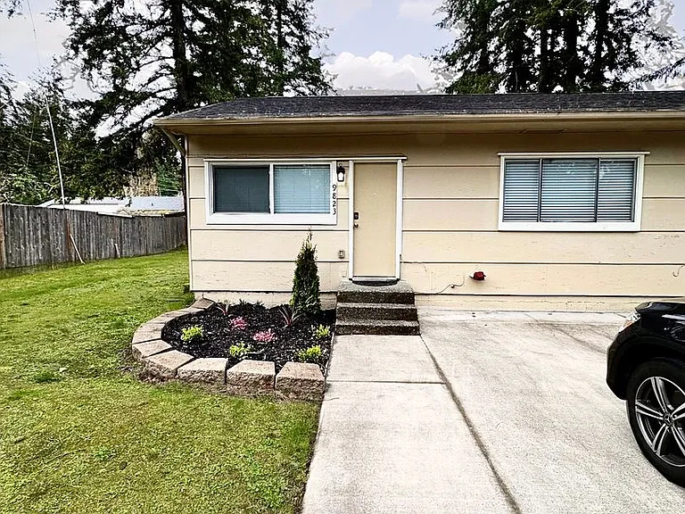 9823 Northgate Rd SW — Photo 2