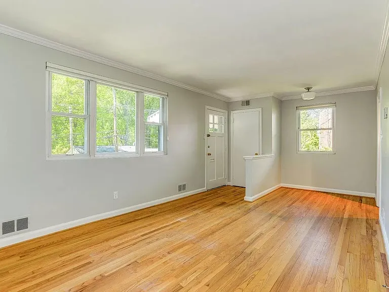3317 Glenway Dr — Photo 6