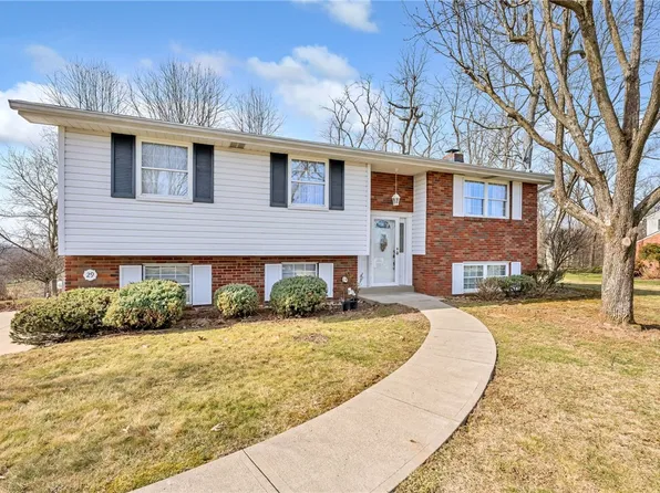 29 Victoria Dr, Finleyville, PA 15332