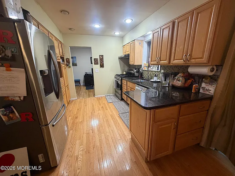 652 Holly Ln — Photo 5
