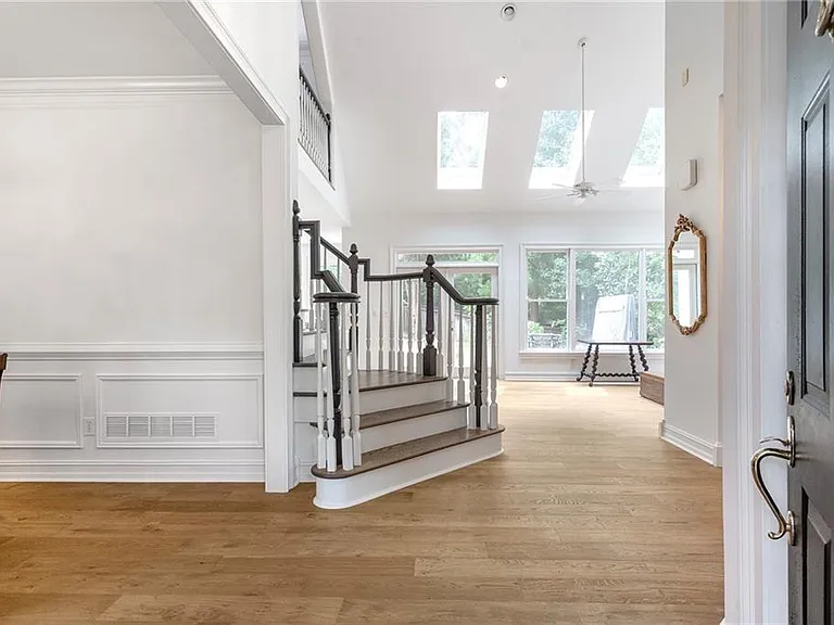 4027 Stephens Mill Run NE — Photo 4