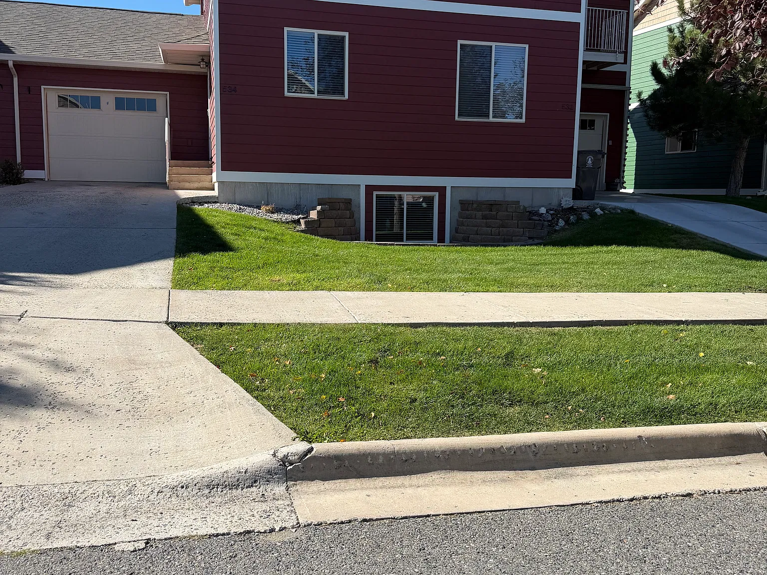 3 bed, 1296 sqft, $2,000 — Photo 1
