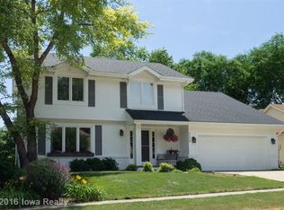 9636 Quail Rdg, Urbandale, IA 50322